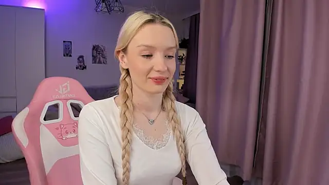 Tiffany Paw online show from 25, 3, 2026