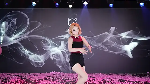 LU-909 online show from 3, 12, 2025