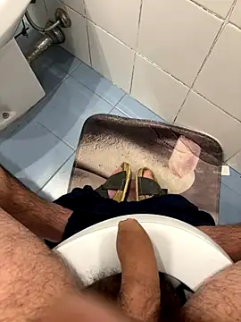 Snapshot of marc8876 chatting on 29, 11, 2025 marc8876 online show from 29, 11, 2025