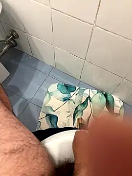 Snapshot of marc8876 chatting on 18, 12, 2025 marc8876 online show from 18, 12, 2025