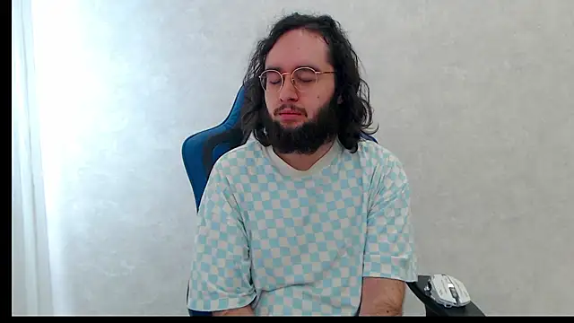 Snapshot of eren_jaeger2000 chatting on 2, 6, 2026 eren jaeger2000 online show from 2, 6, 2026