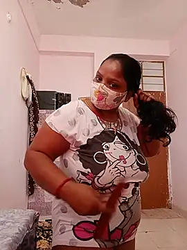 Snapshot of CUTE-LOVE-SWEETS chatting on 4, 6, 2026 CUTE-LOVE-SWEETS online show from 4, 6, 2026