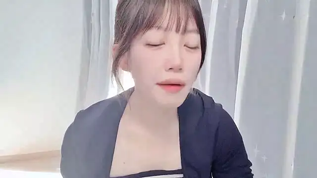 Snapshot of yuyayayu chatting on 28, 11, 2025 yuyayayu online show from 28, 11, 2025