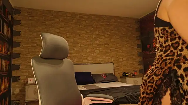 LeillaaX online show from 2, 4, 2026