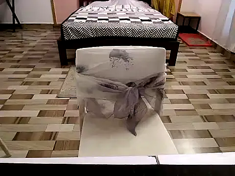 raveena hot online show from 22, 4, 2026