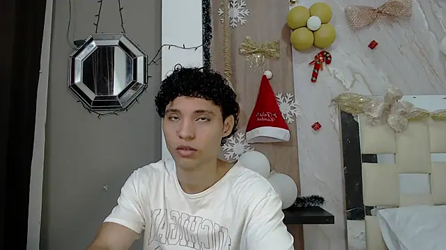 Snapshot of the_nugge chatting on 16, 12, 2025 the nugge online show from 16, 12, 2025