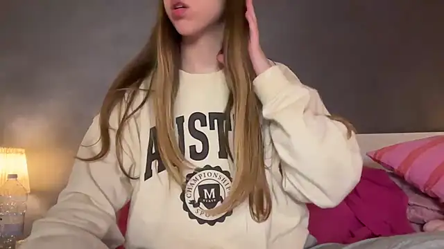 Martimartinaxx online show from 15, 4, 2026