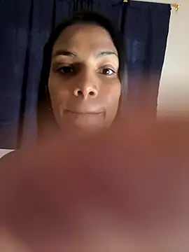 Snapshot of ArielleMillerr- chatting on 15, 12, 2025 ArielleMillerr- online show from 15, 12, 2025