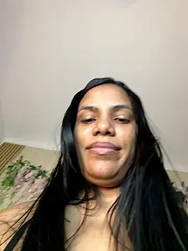 Snapshot of ArielleMillerr- chatting on 8, 1, 2026 ArielleMillerr- online show from 8, 1, 2026