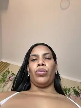 Snapshot of ArielleMillerr- chatting on 6, 2, 2026 ArielleMillerr- online show from 6, 2, 2026