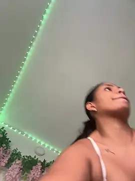 Snapshot of ArielleMillerr- chatting on 23, 2, 2026 ArielleMillerr- online show from 23, 2, 2026