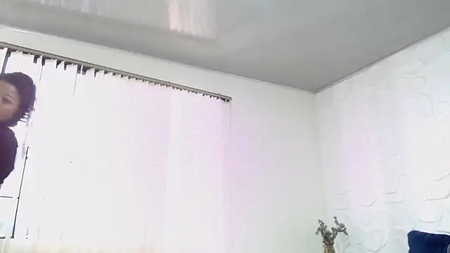 Snapshot of KendraStonee chatting on 21, 12, 2025 KendraStonee online show from 21, 12, 2025