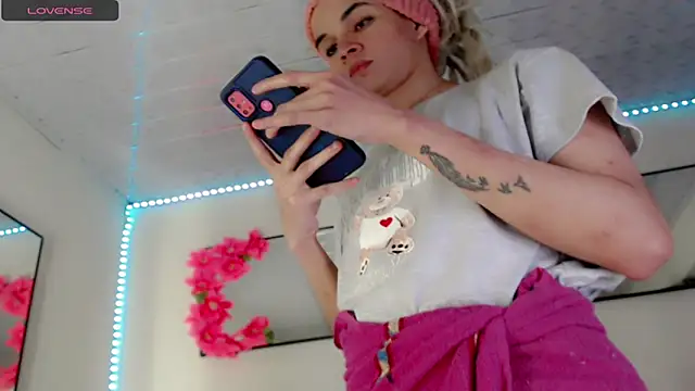 Karla hot777 online show from 26, 4, 2026