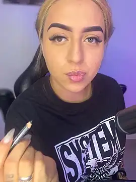 Snapshot of VeloraVyxen_ chatting on 18, 11, 2025 VeloraVyxen online show from 18, 11, 2025