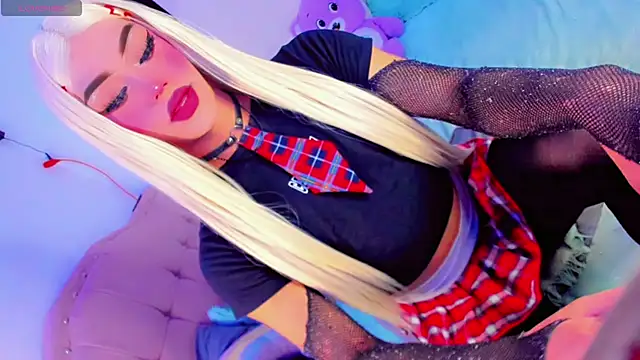 Snapshot of Shiaki_04 chatting on 6, 6, 2026 Shiaki 04 online show from 6, 6, 2026