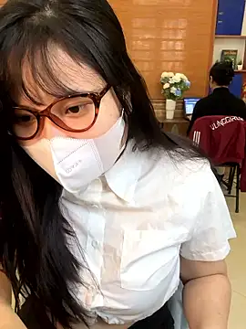 Snapshot of hide_from_colleagues chatting on 9, 1, 2026 hide from colleagues online show from 9, 1, 2026