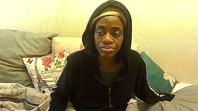 Snapshot of BrunetteNaomi8 chatting on 5, 7, 2026 BrunetteNaomi8 online show from 5, 7, 2026