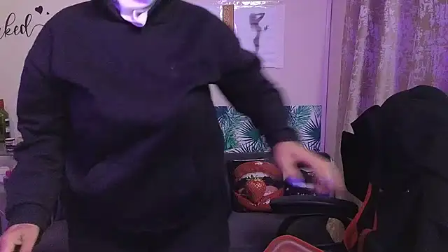 LaReineCleo online show from 3, 7, 2026
