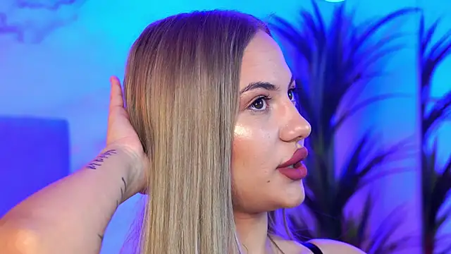 Snapshot of Chloe_GraceeX chatting on 3, 12, 2025 Chloe GraceeX online show from 3, 12, 2025