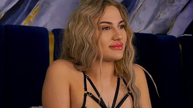 Snapshot of Chloe_GraceeX chatting on 18, 12, 2025 Chloe GraceeX online show from 18, 12, 2025