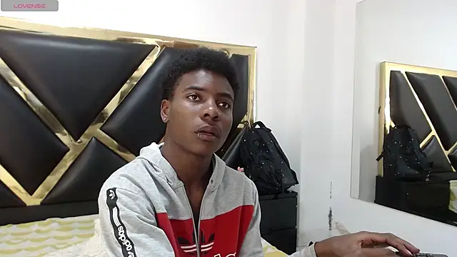 NoahJhonson69 online show from 17, 4, 2026