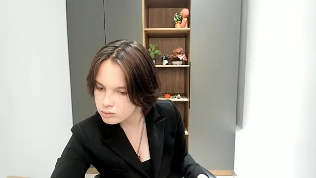 Snapshot of AlesiaYonke chatting on 21, 11, 2025 AlesiaYonke online show from 21, 11, 2025