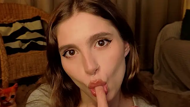 Snapshot of RozanneJordan chatting on 18, 5, 2026 RozanneJordan online show from 18, 5, 2026
