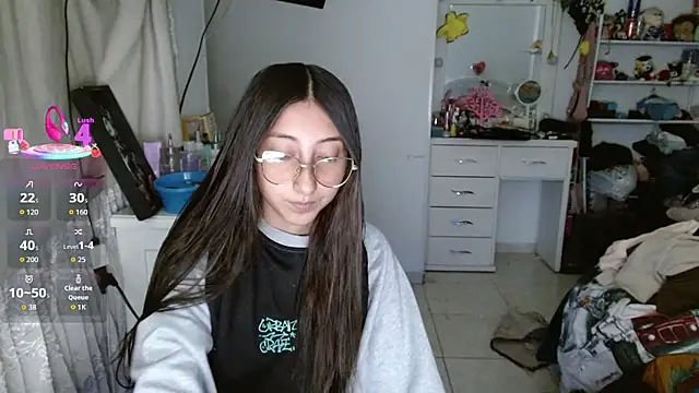 Snapshot of Nanylux chatting on 20, 12, 2025 Nanylux online show from 20, 12, 2025