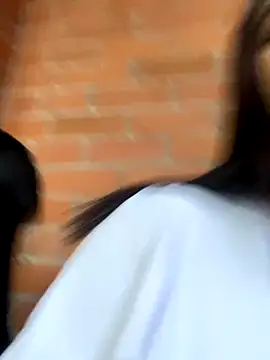 Snapshot of Sara_storm_outdoors chatting on 18, 11, 2025 Sara storm outdoors online show from 18, 11, 2025