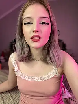 Snapshot of YunnaTyan chatting on 13, 12, 2025 YunnaTyan online show from 13, 12, 2025