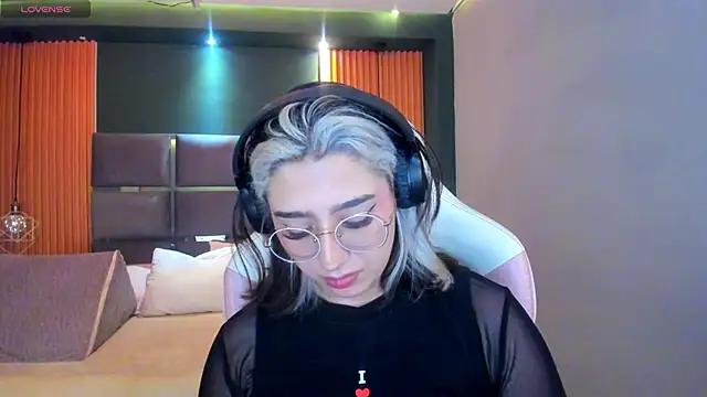 Snapshot of GabyRose9 chatting on 6, 5, 2026 GabyRose9 online show from 6, 5, 2026