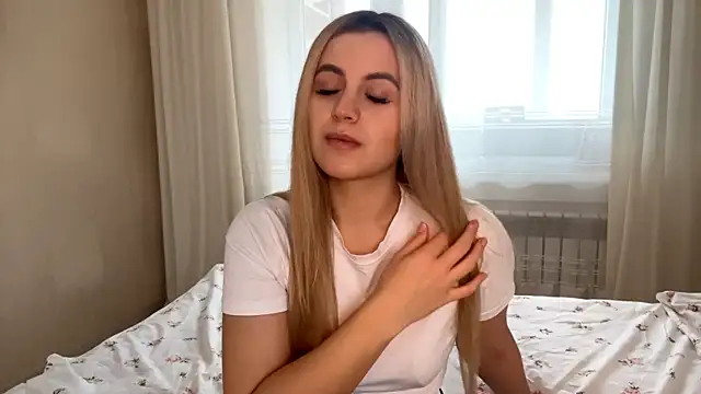 LuciaShadwell online show from 21, 11, 2025