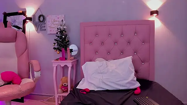 MiaWhiteBunny online show from 2, 12, 2025