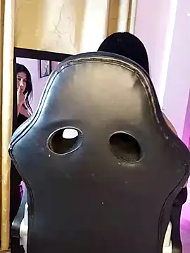 Emmyxxx online show from 21, 2, 2026