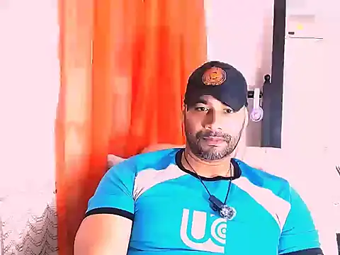 Snapshot of musclehetero chatting on 11, 5, 2026 musclehetero online show from 11, 5, 2026