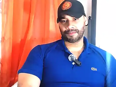 Snapshot of musclehetero chatting on 15, 5, 2026 musclehetero online show from 15, 5, 2026