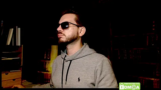 Snapshot of justshutupandwatch chatting on 17, 12, 2025 justshutupandwatch online show from 17, 12, 2025