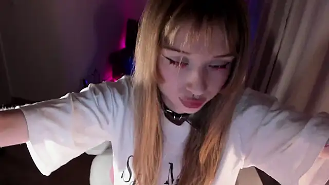 Snapshot of mnepohuyyyda chatting on 16, 12, 2025 mnepohuyyyda online show from 16, 12, 2025