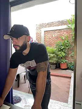 Snapshot of Mike_savage3 chatting on 17, 12, 2025 Mike savage3 online show from 17, 12, 2025