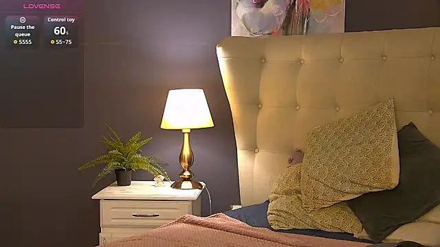 SeniGrandee online show from 3, 2, 2026