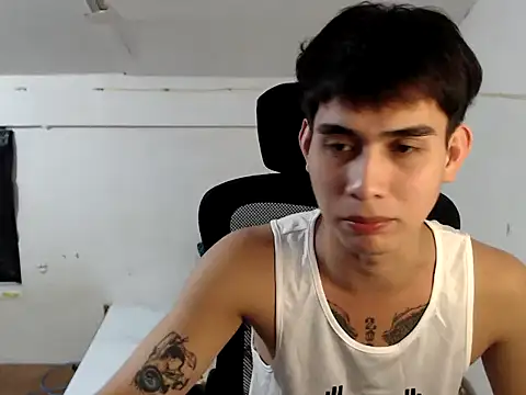 Snapshot of DecentGUy04 chatting on 20, 11, 2025 DecentGUy04 online show from 20, 11, 2025