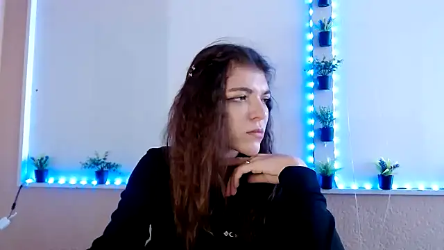 Sweeet Emilyy online show from 25, 11, 2025