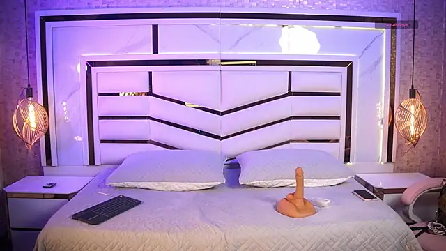 Snapshot of luciana_agudelo chatting on 18, 12, 2025 luciana agudelo online show from 18, 12, 2025