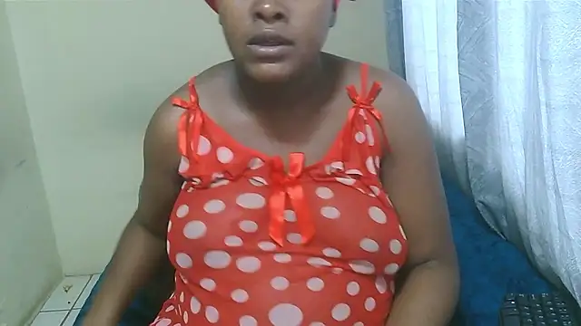 Snapshot of PregiiCaramellxx chatting on 18, 1, 2026 PregiiCaramellxx online show from 18, 1, 2026