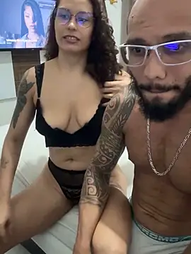 Snapshot of CasalBris4 chatting on 19, 12, 2025 CasalBris4 online show from 19, 12, 2025