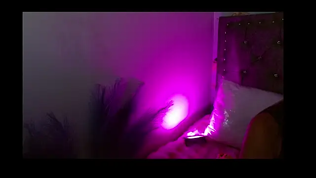 Queen Rousee online show from 16, 2, 2026