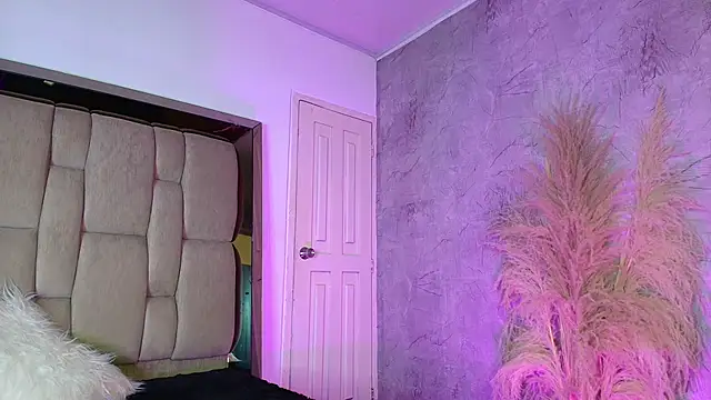 PauletteSanderss online show from 9, 2, 2026