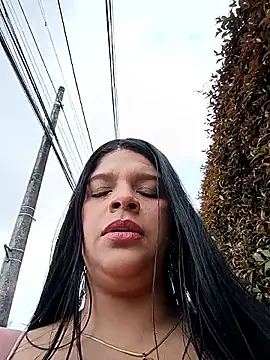 Layla-daring online show from 6, 2, 2026