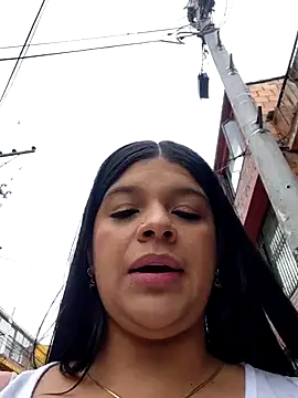 Layla-daring online show from 7, 4, 2026