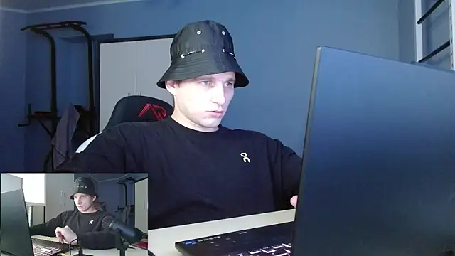 Poliglotjoe1 online show from 6, 2, 2026